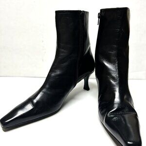 Stuart Weitzman narrow black boot 10N